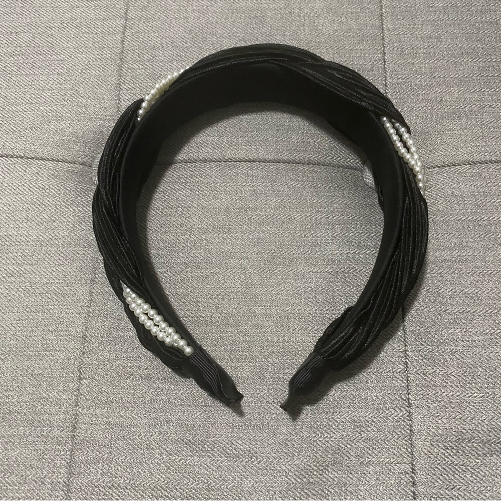 Elegant Black and White Headband